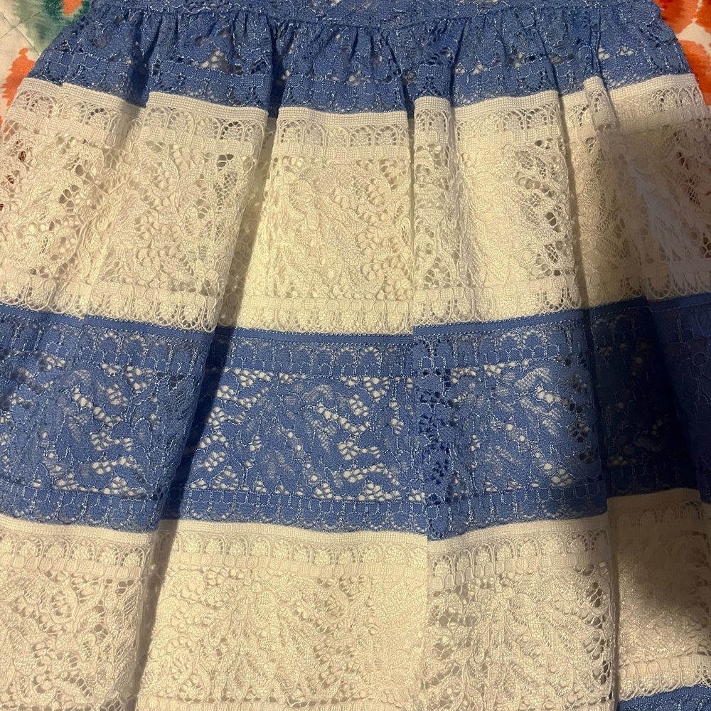 dainty dress was only worn once for some photos..size small fits girl 3/4 - Picture 4 of 4